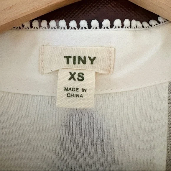 Tiny | Anthropologie Hartford Embroidered Top, Ivory/ Cream, Size XS - Picture 5 of 10